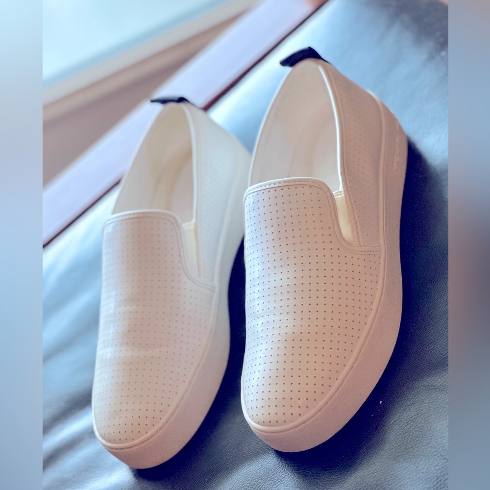 MICHAEL KORS LEATHER SLIP-ON NAPPA OPTIC WHT Size 9